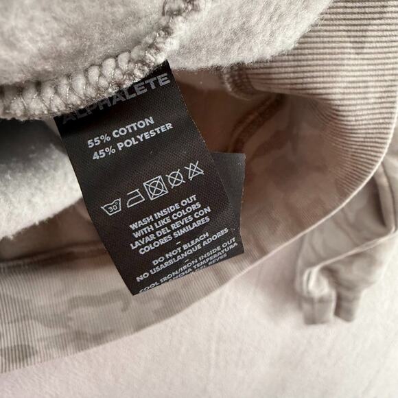 Alphalete Sweatshirt Men's Small Gray Camo Arctic Camouflage Hoodie Workout PBNS - Picture 8 of 9